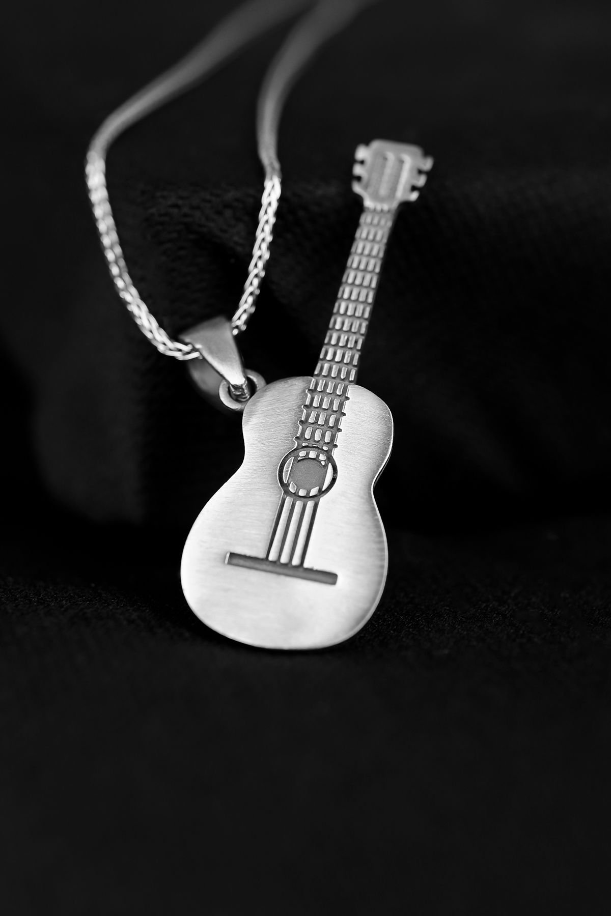 ENCİLİ SİLVER 925 Ayar Gümüş Gitar Model Kolye