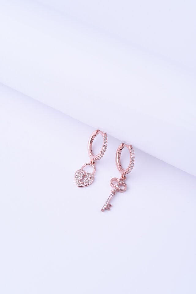 Encili Silver 925 Ayar Gümüş Kadın Taşlı Kilit-Kalp Model Gold Renk Halka Küpe