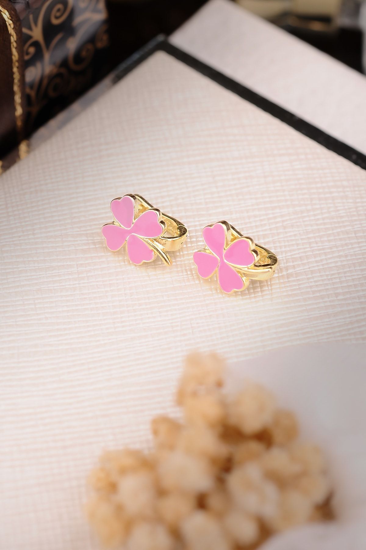 ENCİLİ SİLVER 925 Ayar Gümüş Pembe Yonca Model Çocuk J Küpe GOLD - Tek Ebat